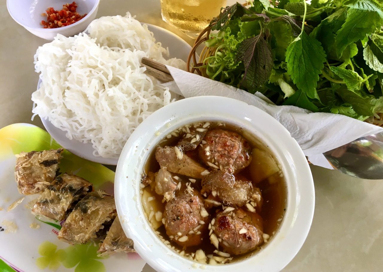 Bún Chả Ha Noi - Hanoi-Style Vermicelli Noodles with Grilled Pork and Herbs