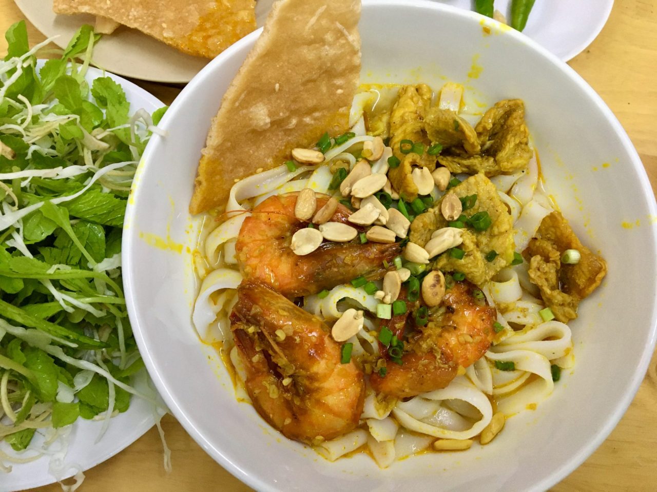 Mì Quảng Tôm Thịt - Yellow Quang Noodles with Pork and Shrimp - Delicious Vietnam