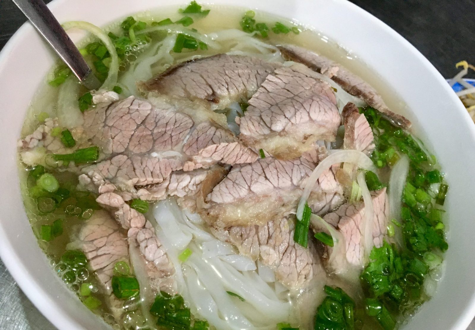 Phở Bò Chín - Vietnamese Pho Noodle Soup with Beef Briskets - Delicious ...