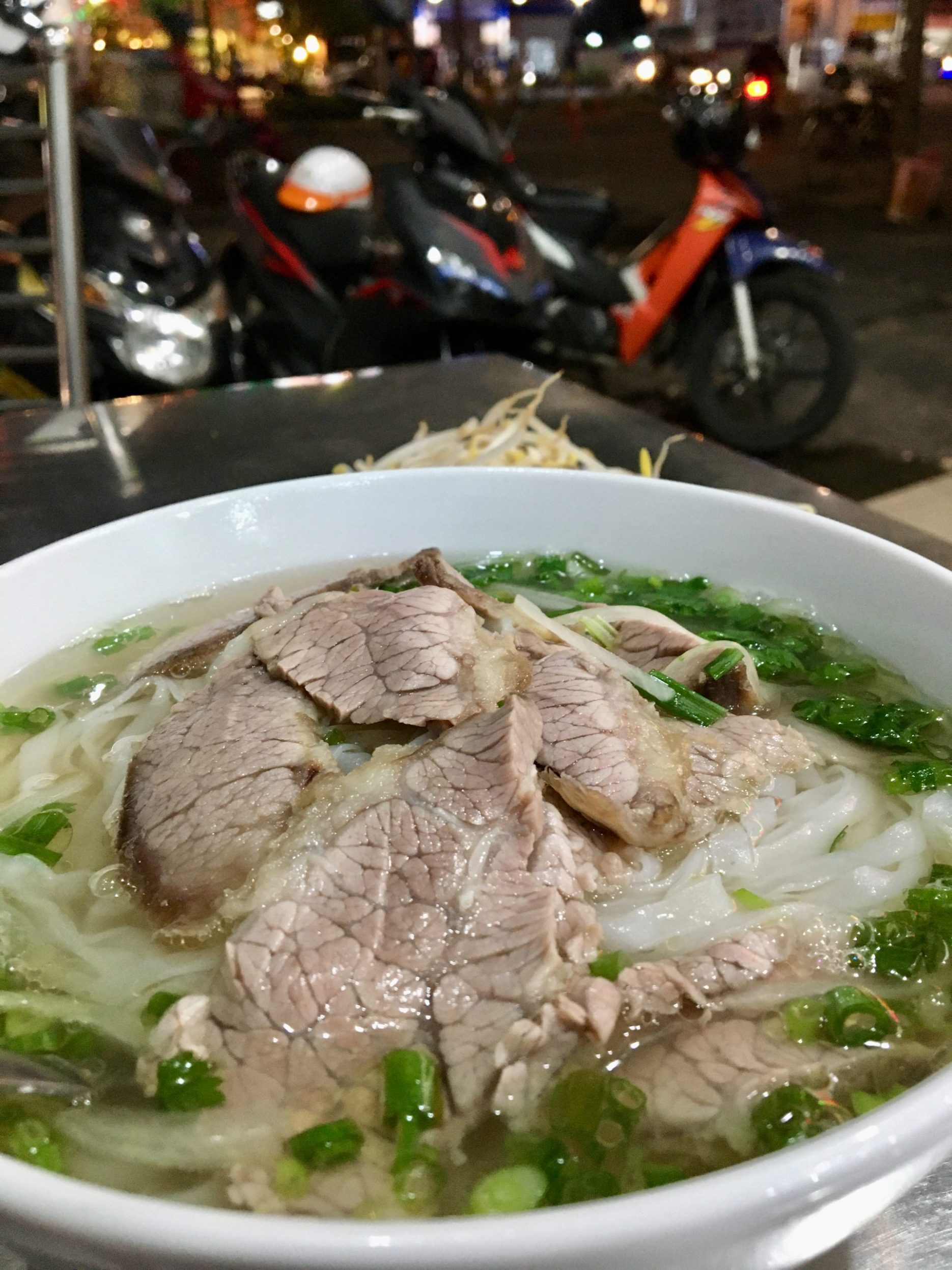 Phở Bò Chín - Vietnamese Pho Noodle Soup with Beef Briskets - Delicious ...