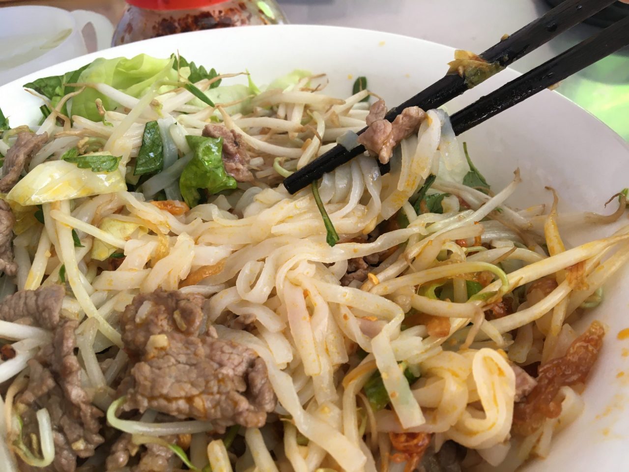 Vietnamese Beef Noodle Salad - Phở Trộn Thịt Bò