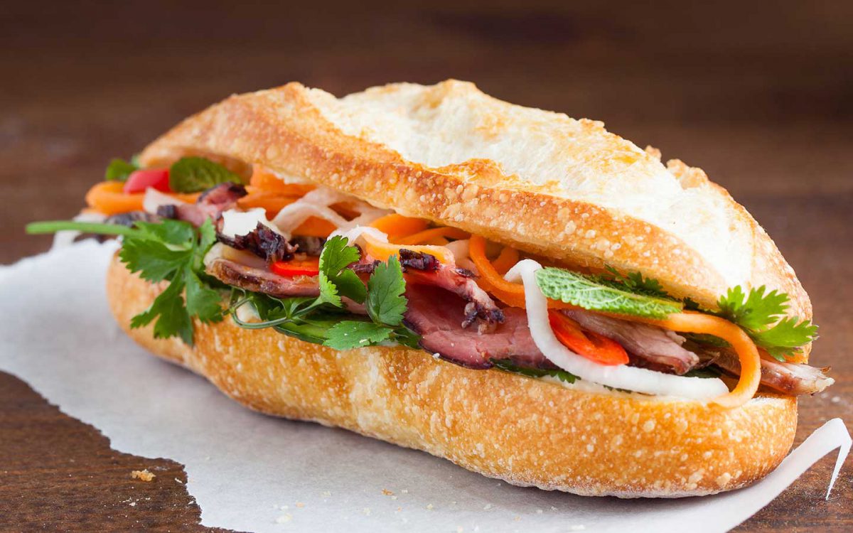 vietnamese-crunchy-bread-roll-with-pork-meat-pate-and-vegetable-inside